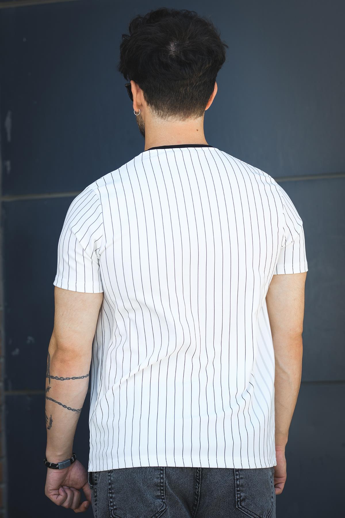 About Baskılı Çizgili Bisiklet Yaka Slim Fit Erkek Tshirt