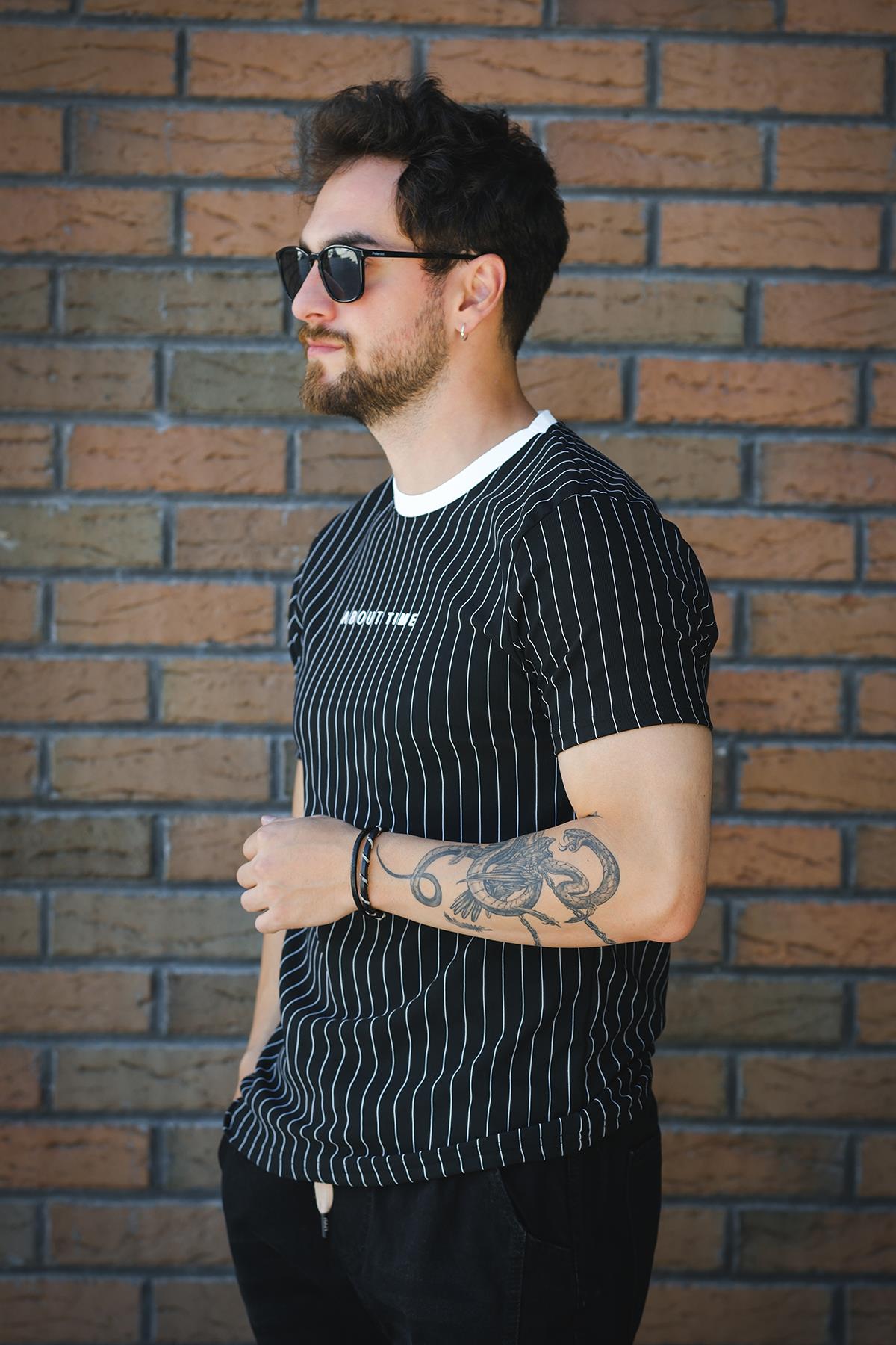 About Baskılı Çizgili Bisiklet Yaka Slim Fit Erkek Tshirt