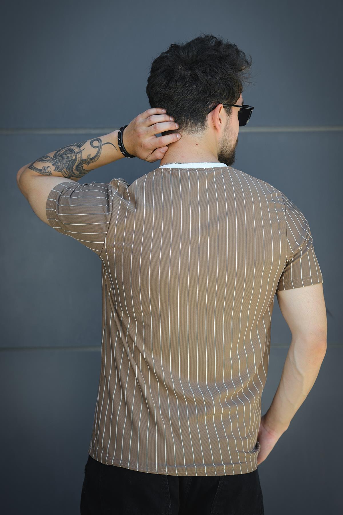 About Baskılı Çizgili Bisiklet Yaka Slim Fit Erkek Tshirt