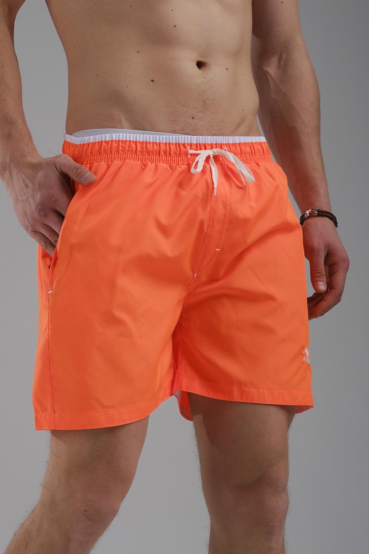 Alvise Slim Fit Beli Renk Detay Şeritli Basic Erkek Deniz Şortu