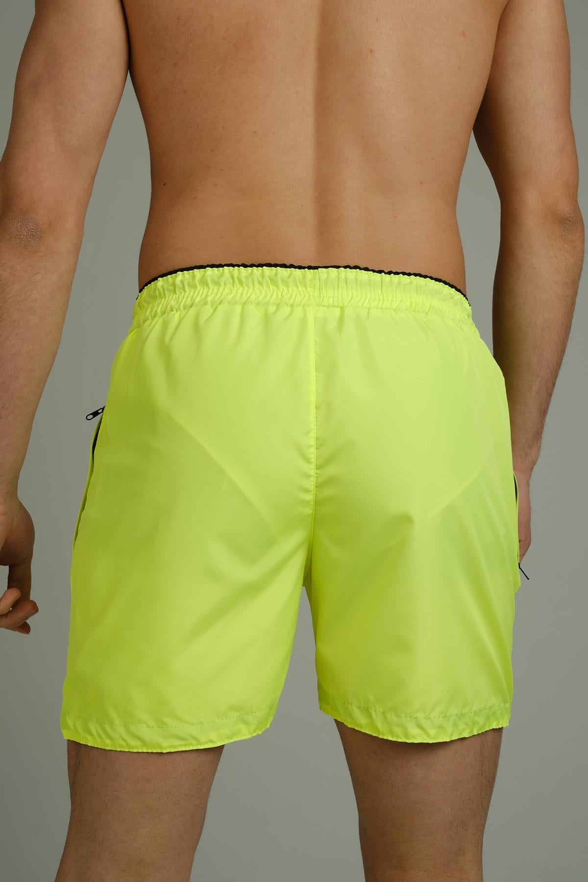 Alvise Slim Fit Beli Renk Detay Şeritli Basic Erkek Deniz Şortu