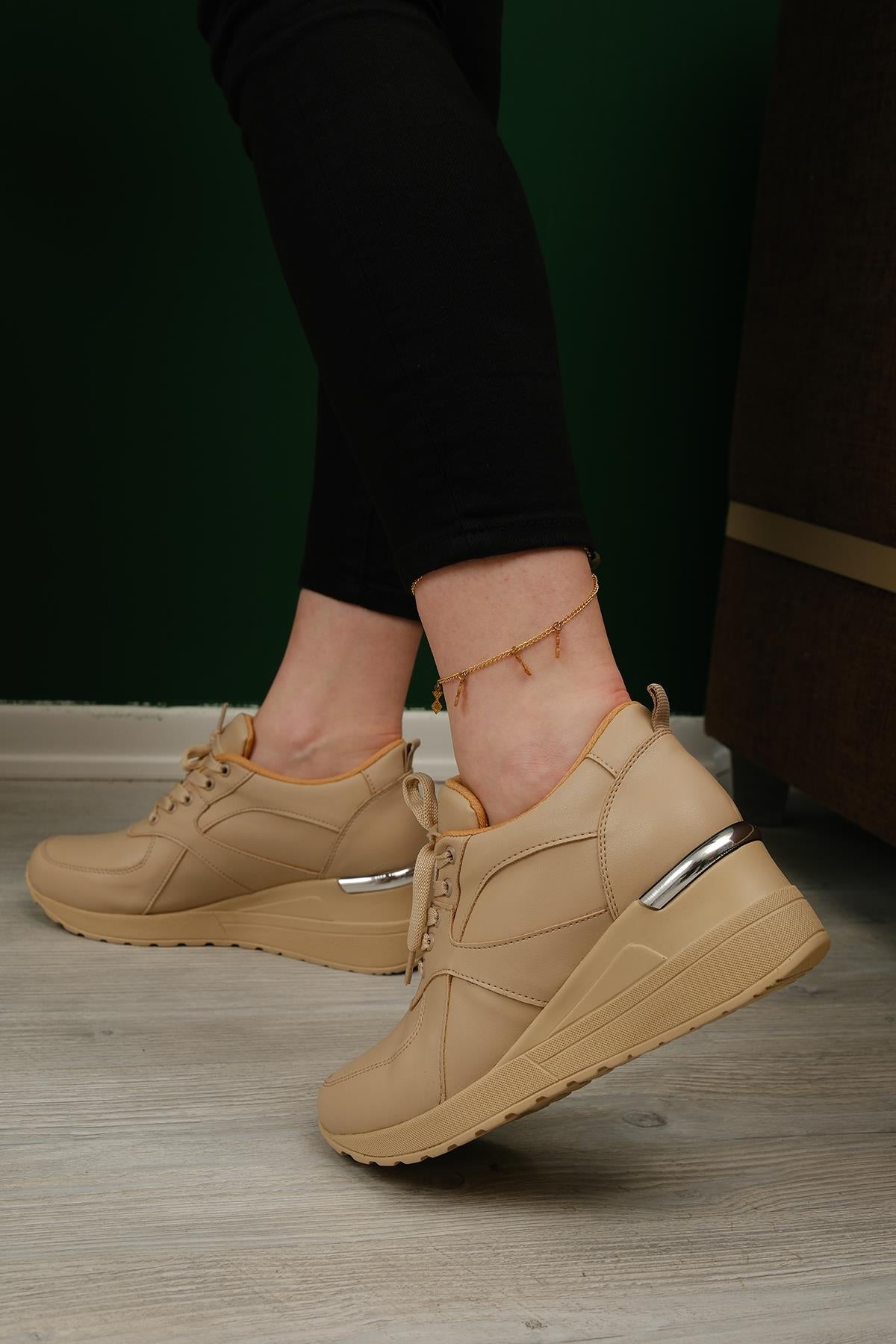 Darcia Metal Detaylı Kalın Platform Topuklu Kadın Sneaker