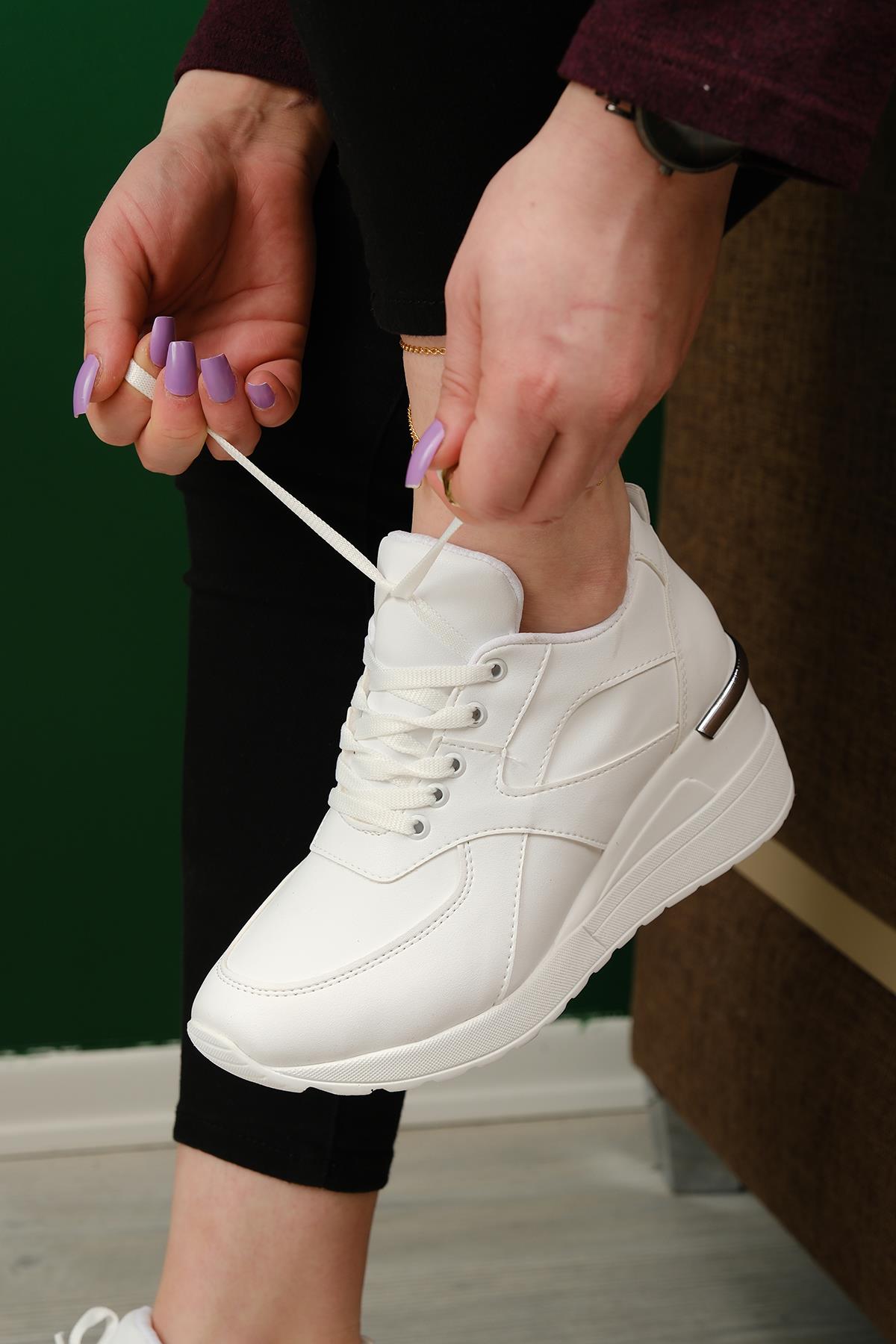 Darcia Metal Detaylı Kalın Platform Topuklu Kadın Sneaker