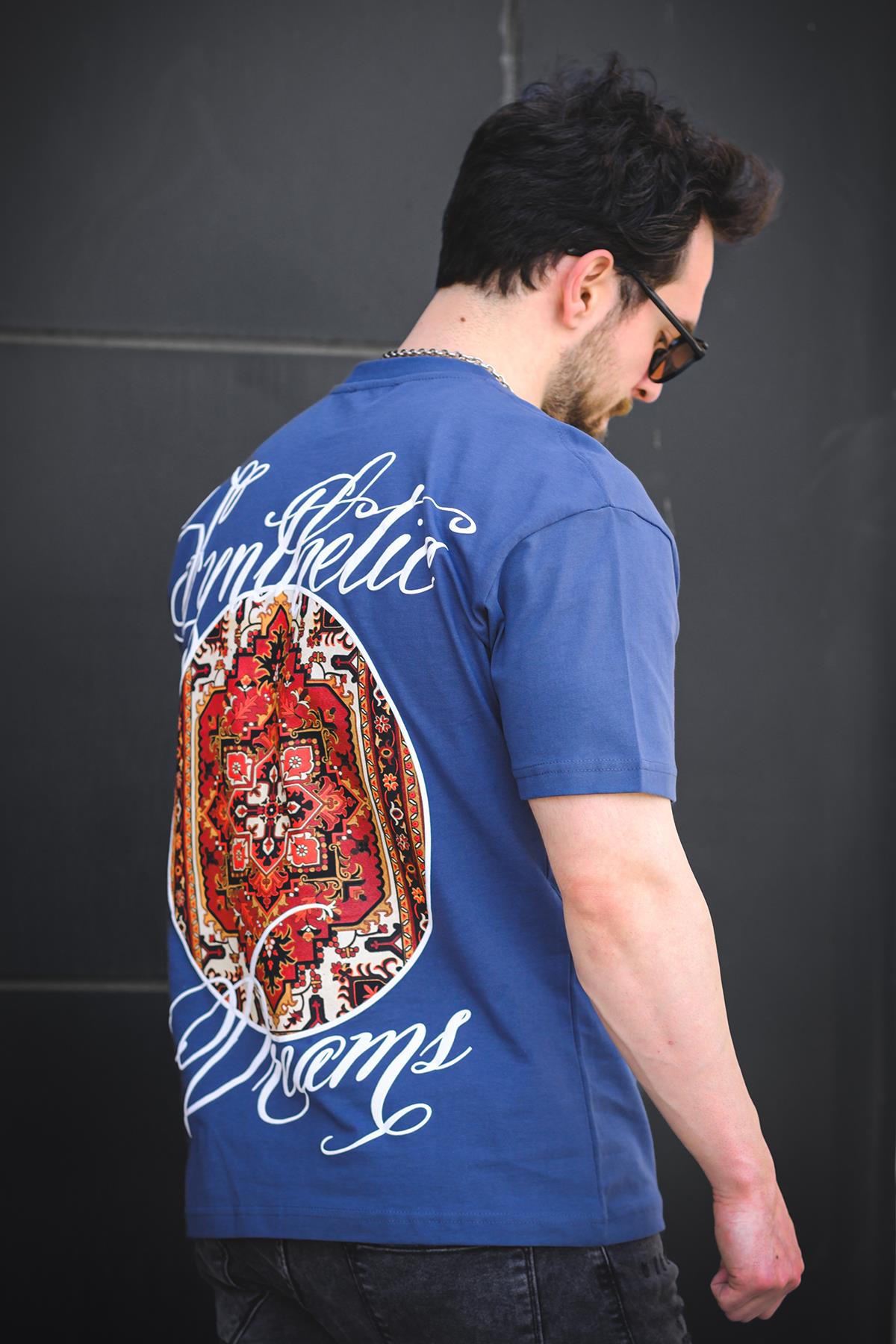 Etnik Desen Logolu Sırt ve Ön Baskılı Pamuklu Comfort Erkek Tshirt
