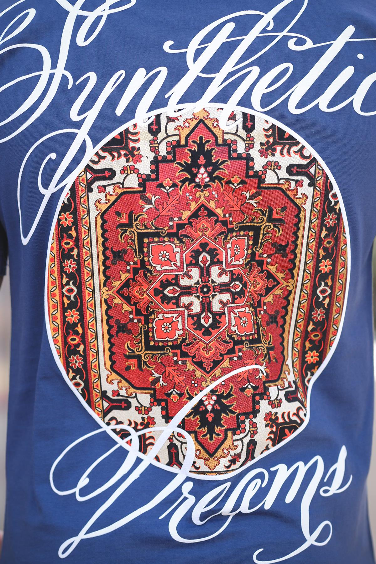 Etnik Desen Logolu Sırt ve Ön Baskılı Pamuklu Comfort Erkek Tshirt