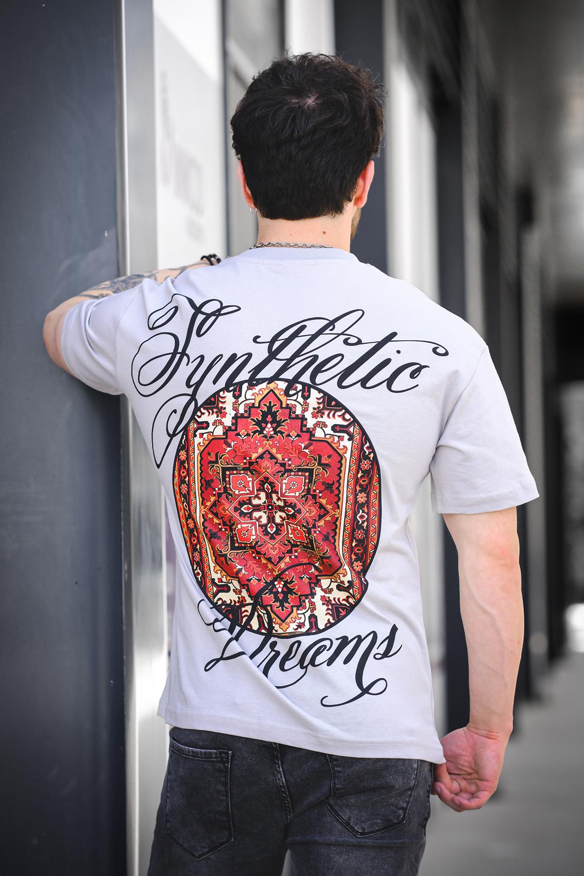 Etnik Desen Logolu Sırt ve Ön Baskılı Pamuklu Comfort Erkek Tshirt
