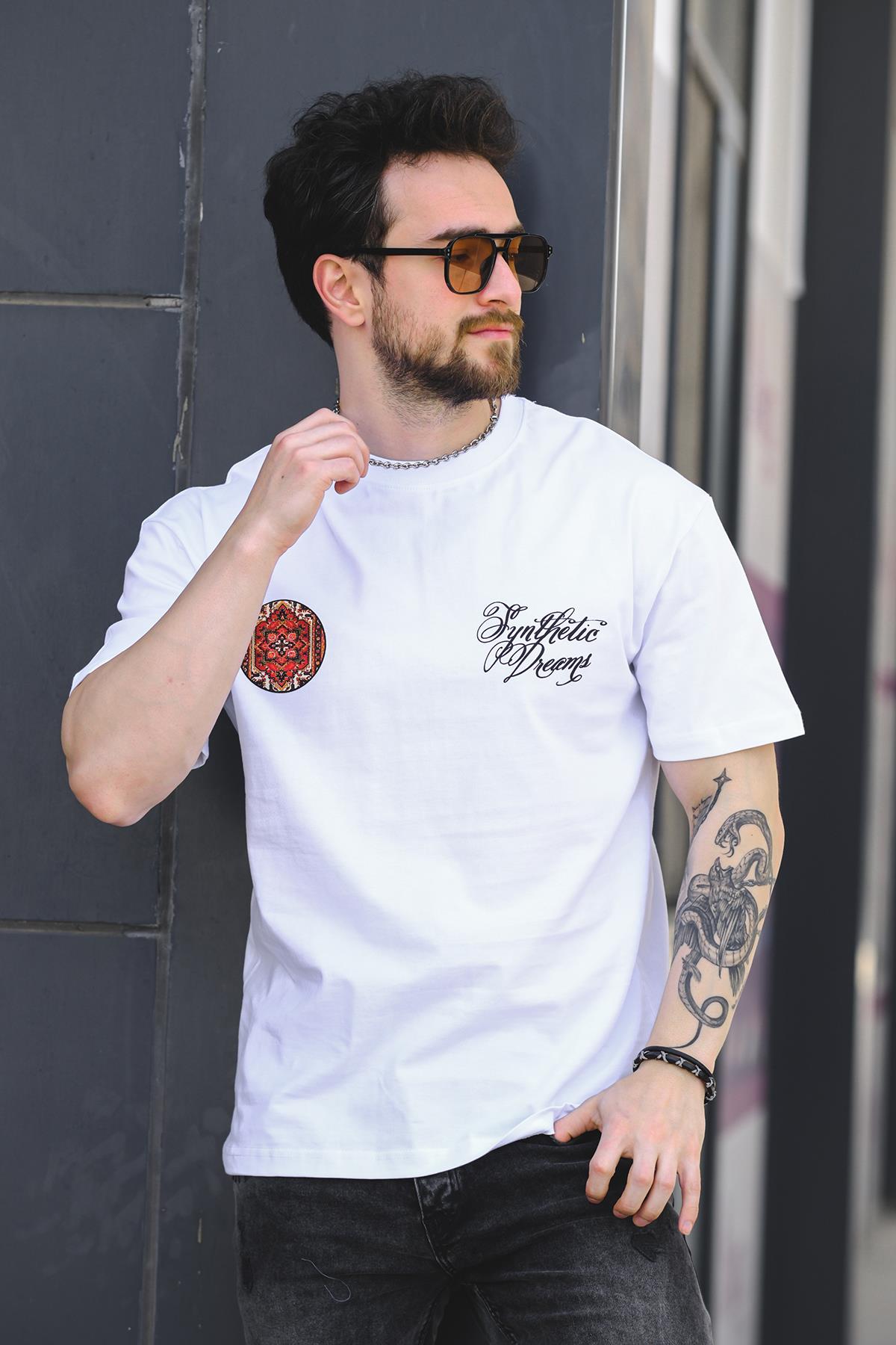 Etnik Desen Logolu Sırt ve Ön Baskılı Pamuklu Comfort Erkek Tshirt