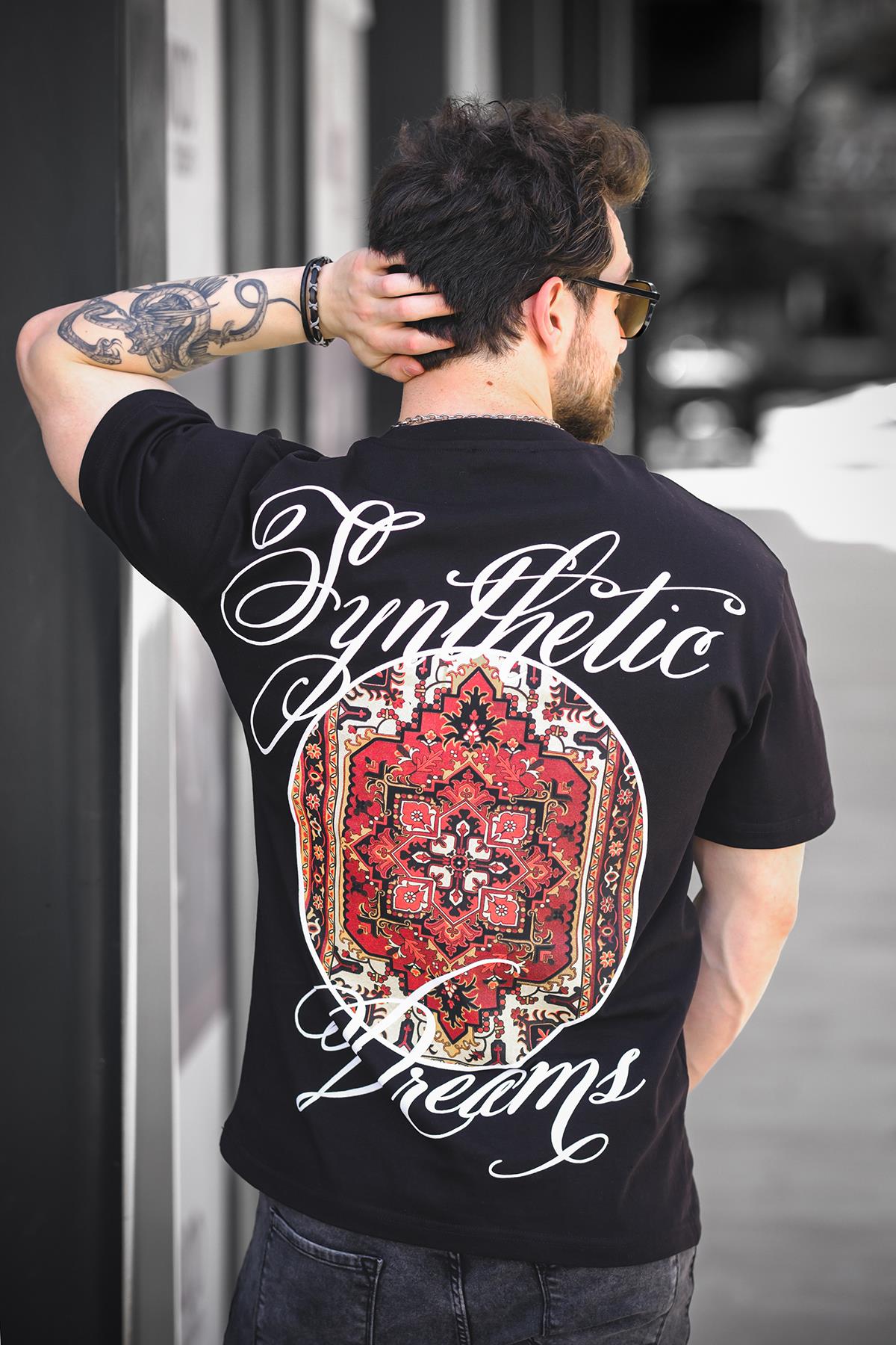 Etnik Desen Logolu Sırt ve Ön Baskılı Pamuklu Comfort Erkek Tshirt