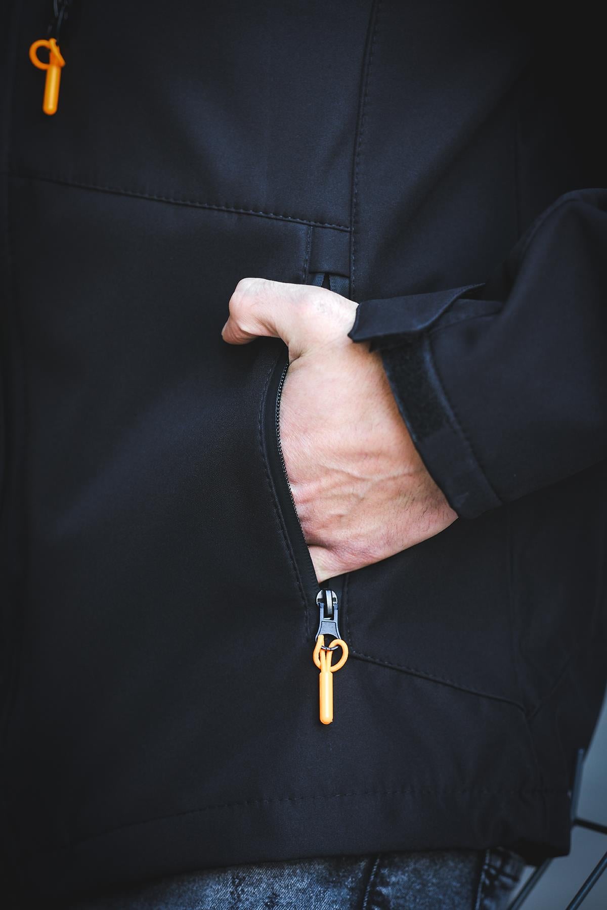Juka Softshell Su Soğuk Rüzgar Geçirmez İçi Kürklü Dolgulu Softshell Erkek Dağcı Kampcı Kayakcı Montu
