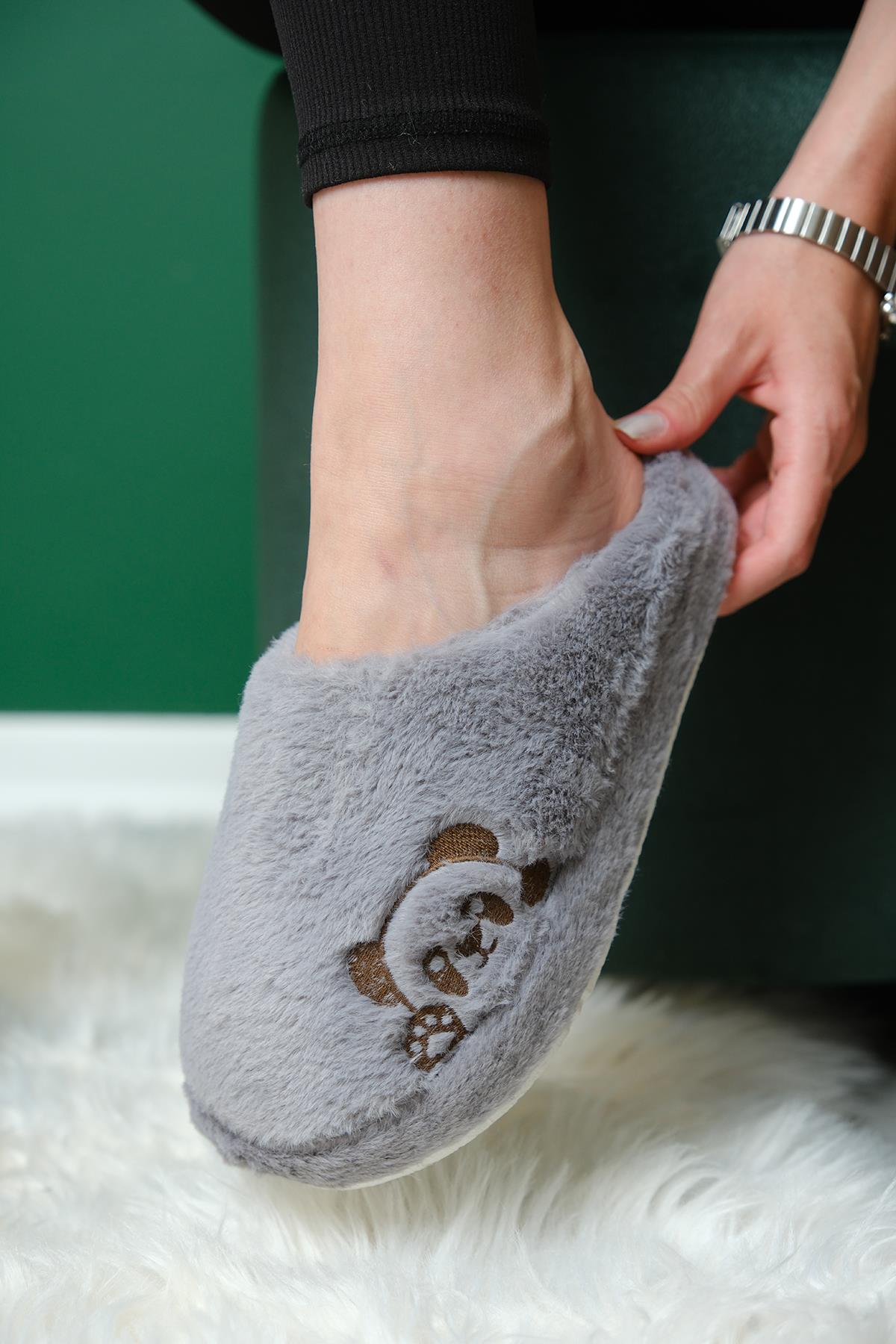 Panda Nakışlı Kadın Ev Terliği Peluş Terlik Çeyiz ve Bohça Terliği Ses Yapmaz Kalın Taban