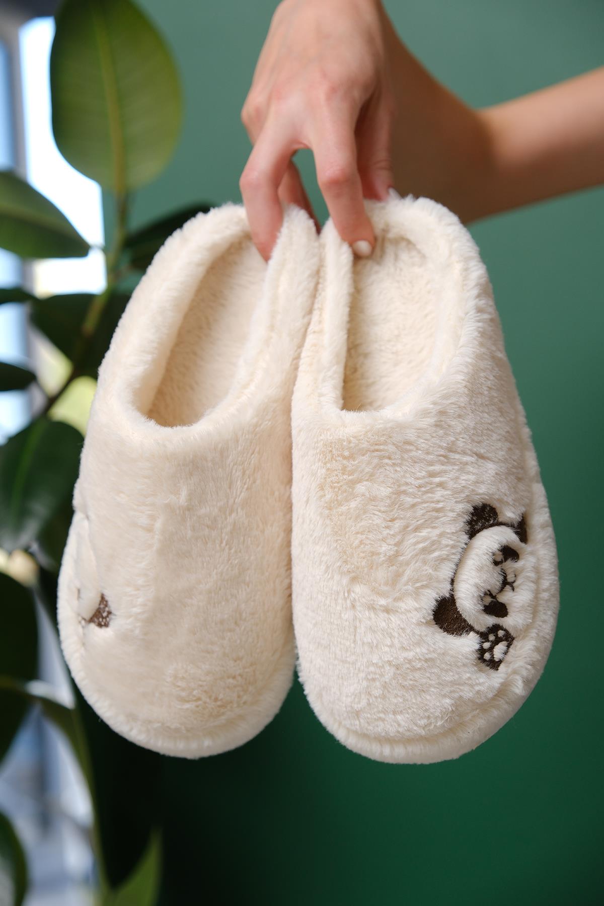 Panda Nakışlı Kadın Ev Terliği Peluş Terlik Çeyiz ve Bohça Terliği Ses Yapmaz Kalın Taban