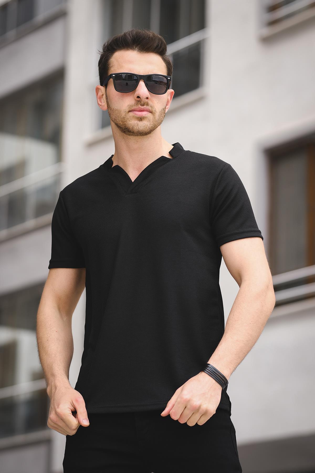 Burchard Üçgen Biyeli Waffle Slim Fit V Yaka Erkek Tshirt