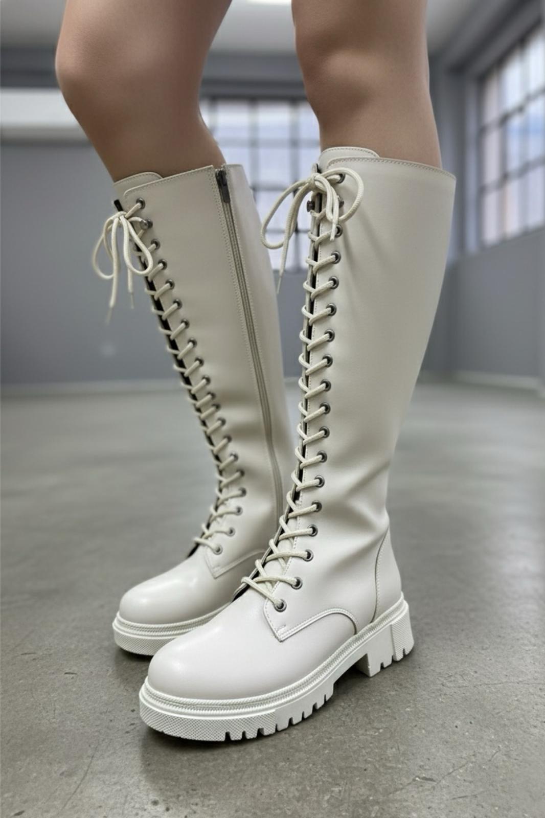 Cose Kalın Taban Bağcıklı Fermuarlı Uzun Kadın Çizme