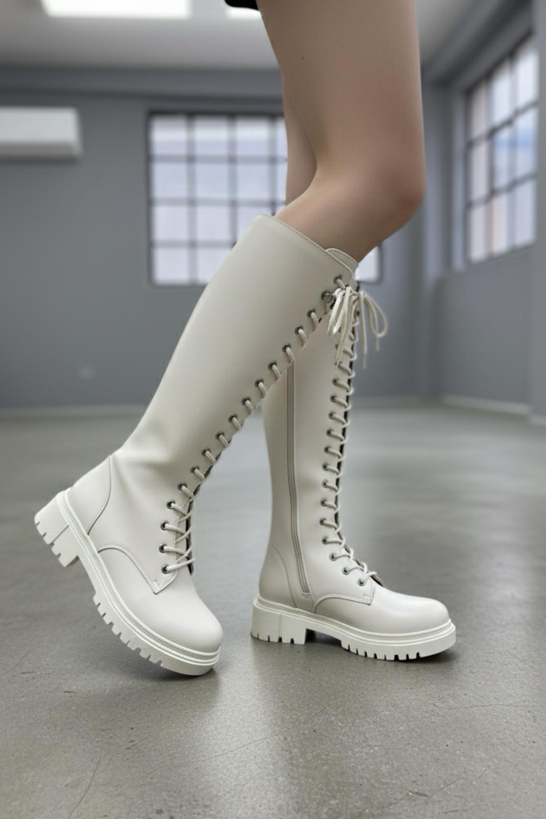 Cose Kalın Taban Bağcıklı Fermuarlı Uzun Kadın Çizme