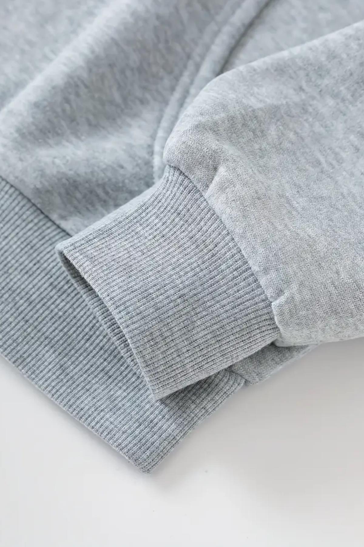 Just A Girls Sırt Baskılı İçi Pamuklu Unisex Kadın Sweatshirt