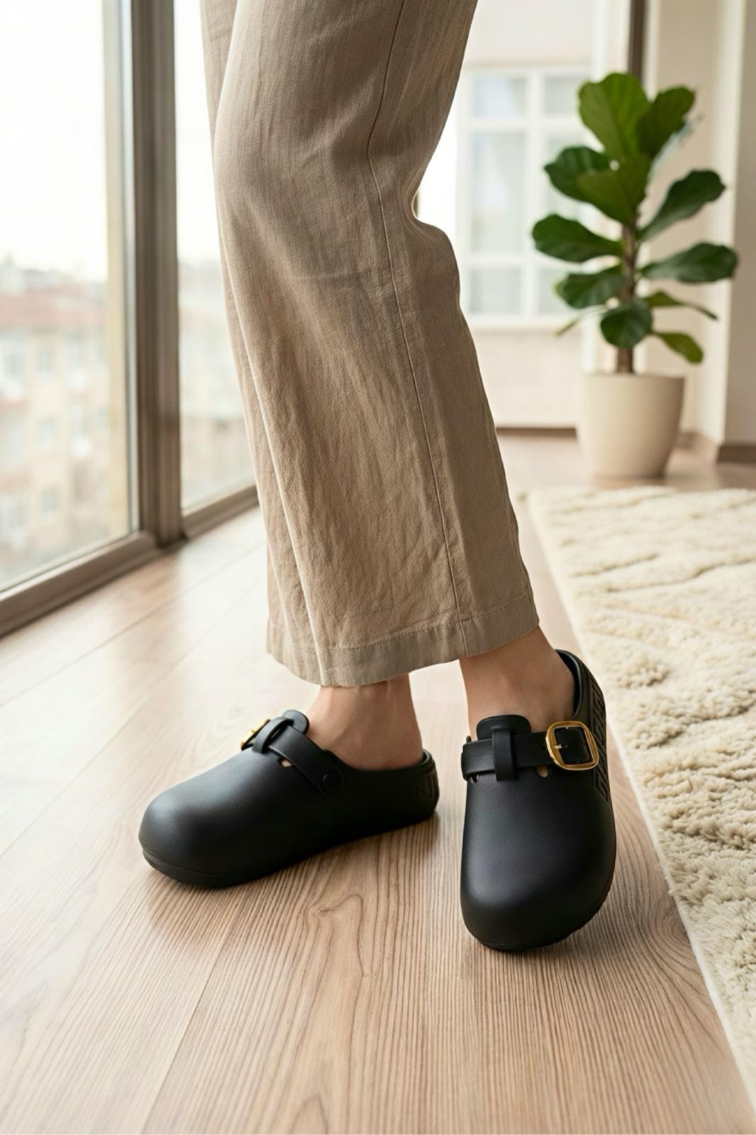Lovi Kadın Gold Tokalı Geometrik Desenli Comfort Clog Kadın Terlik Lüks Tasarım