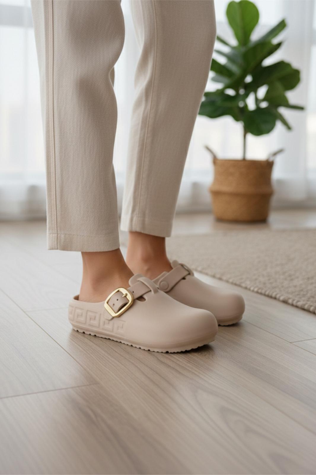 Lovi Kadın Gold Tokalı Geometrik Desenli Comfort Clog Kadın Terlik Lüks Tasarım