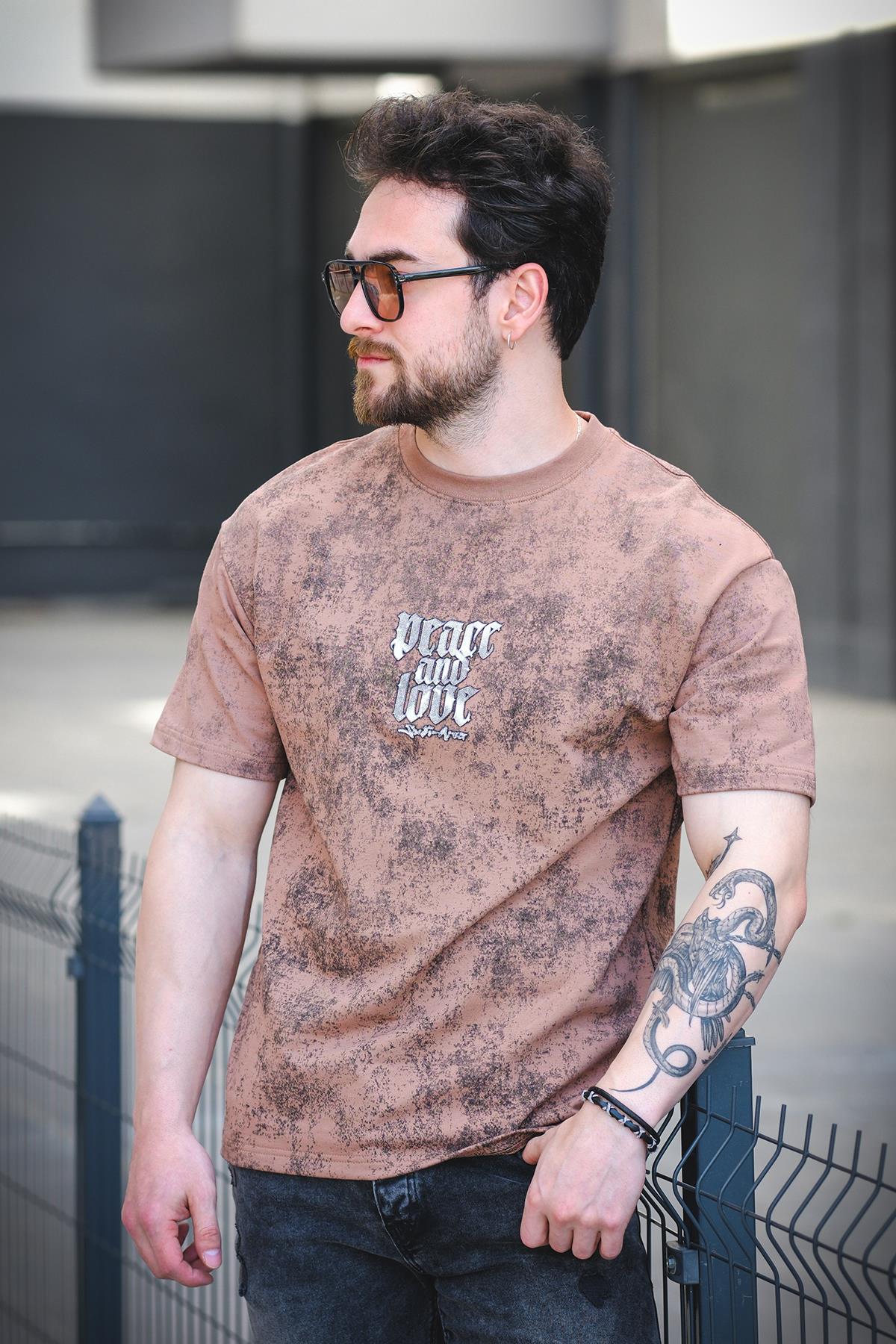 Peace And Love Yıkamalı Sırt ve Ön Baskılı Pamuklu Comfort Erkek Tshirt