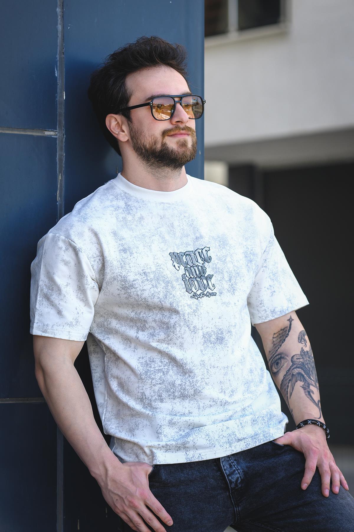 Peace And Love Yıkamalı Sırt ve Ön Baskılı Pamuklu Comfort Erkek Tshirt