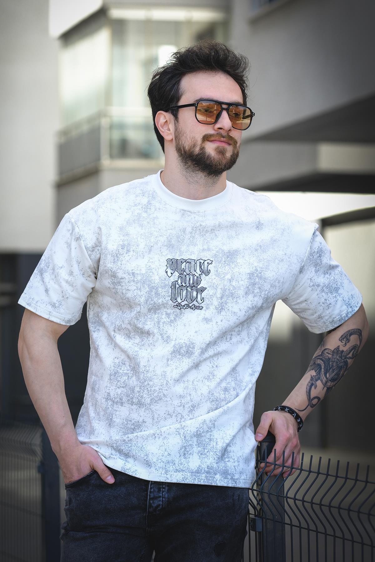 Peace And Love Yıkamalı Sırt ve Ön Baskılı Pamuklu Comfort Erkek Tshirt