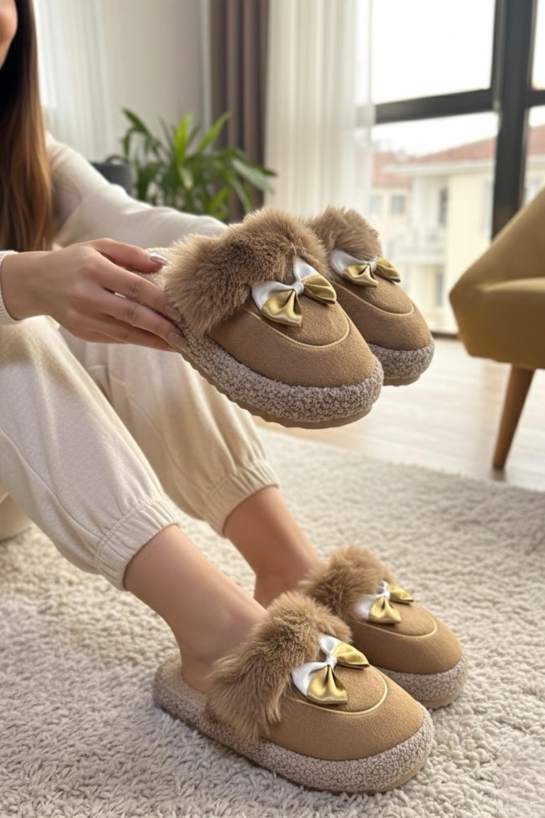 Romy Kurdela Kadın Ev Terliği Peluş Ev Terliği Ses Yapmaz Taban Sıcak Şık Kürklü Terlik