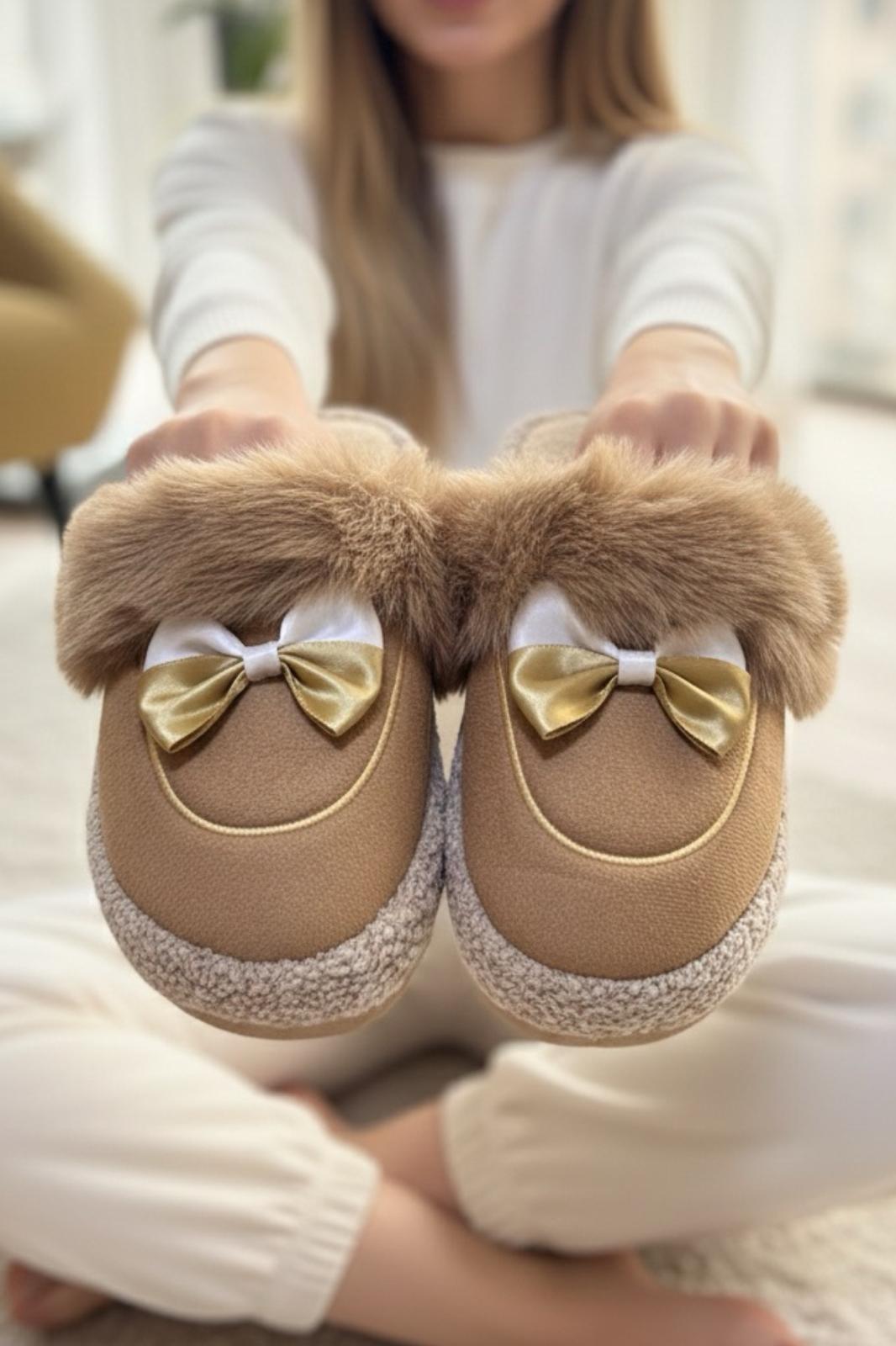 Romy Kurdela Kadın Ev Terliği Peluş Ev Terliği Ses Yapmaz Taban Sıcak Şık Kürklü Terlik