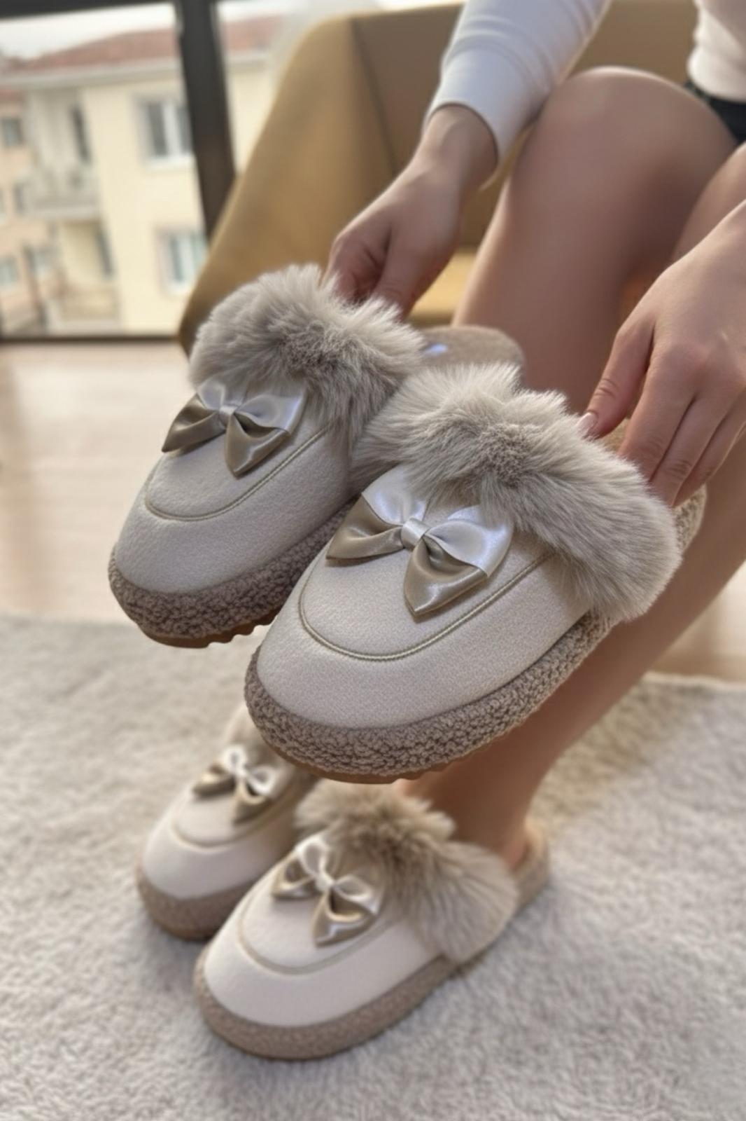 Romy Kurdela Kadın Ev Terliği Peluş Ev Terliği Ses Yapmaz Taban Sıcak Şık Kürklü Terlik