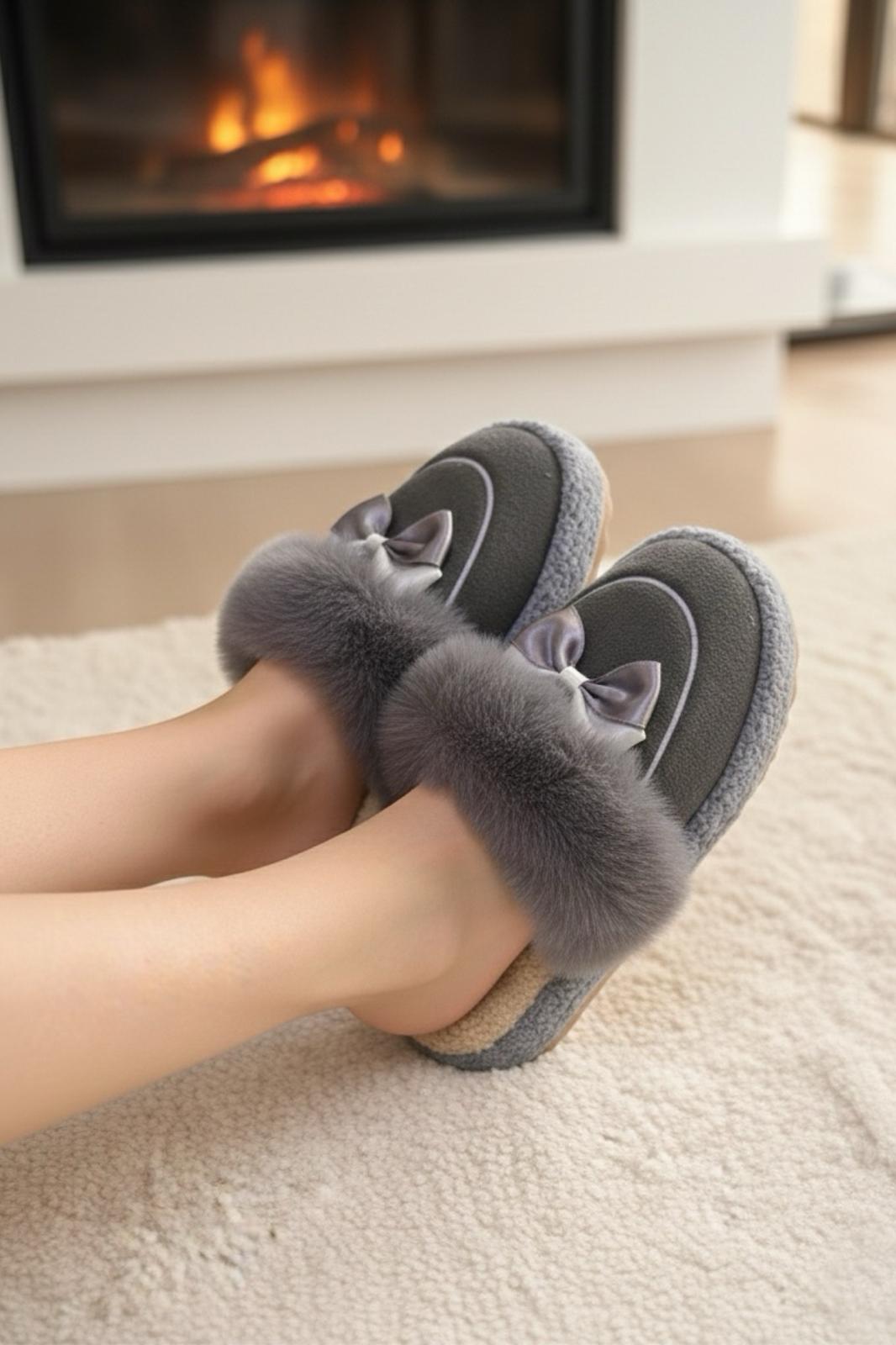 Romy Kurdela Kadın Ev Terliği Peluş Ev Terliği Ses Yapmaz Taban Sıcak Şık Kürklü Terlik