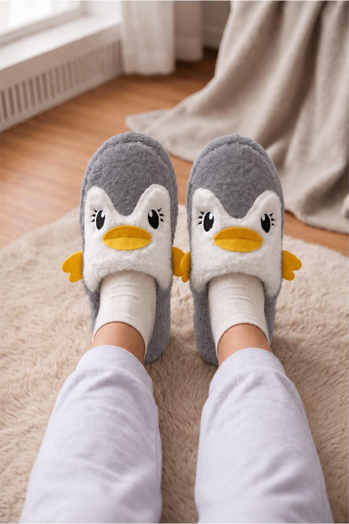 Şirin Penguen Figürlü Kışlık Kadın Panduf – Yumuşacık & Sıcak Tutan Hediye Peluş Ev Terliği