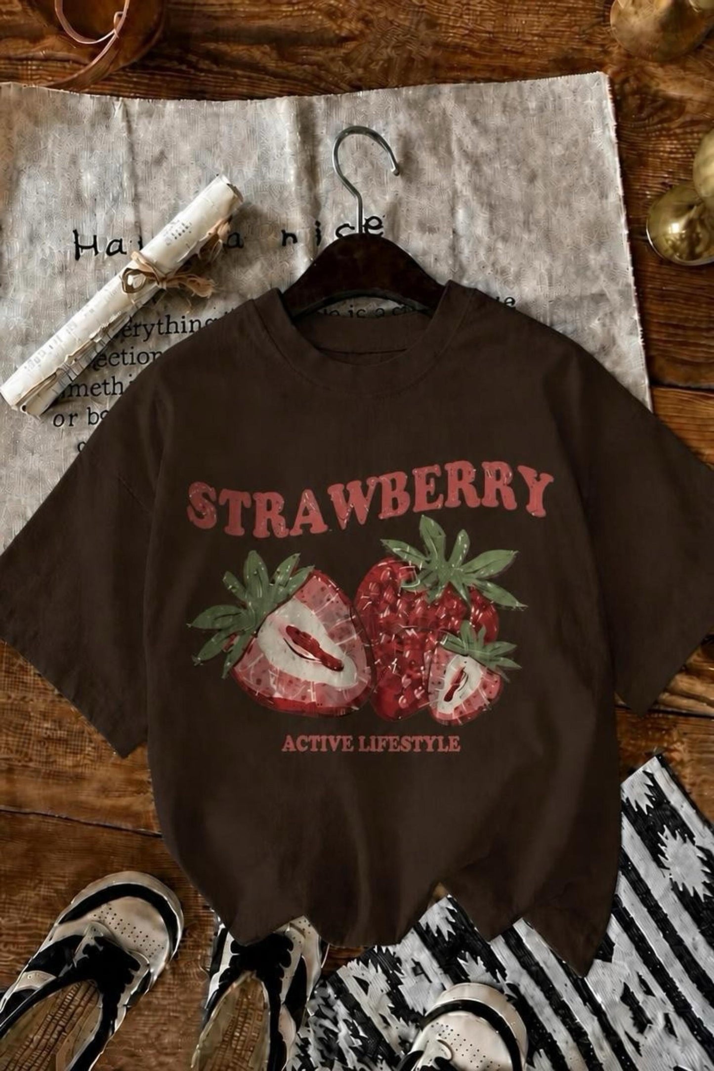 Strawberry Active Lifestyle Bisiklet Yaka Eskitme Baskılı Rahat Kesim Tişört