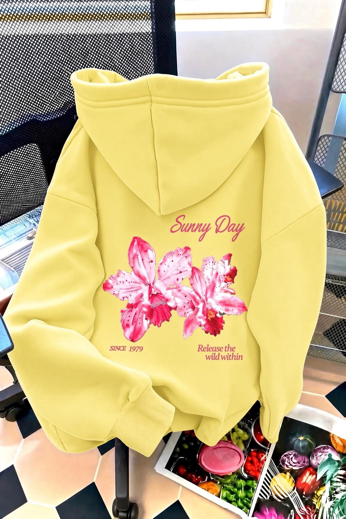 Sunny Day Botanical Sırt Baskılı Oversize Kapüşonlu Sweatshirt | Çiçek Desenli Şardonlu Kumaş Hoodie