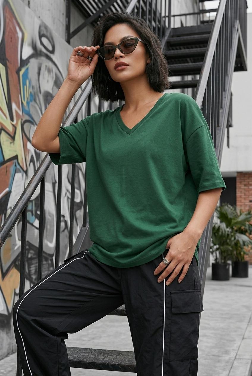 Zey Oversize V Yaka Basic Kadın Tişört - Düşük Omuzlu Salaş Kesim